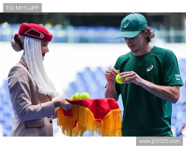 德米纳尔强势闯入中网男单四强掀起赛场关注热潮备受球迷广泛期待